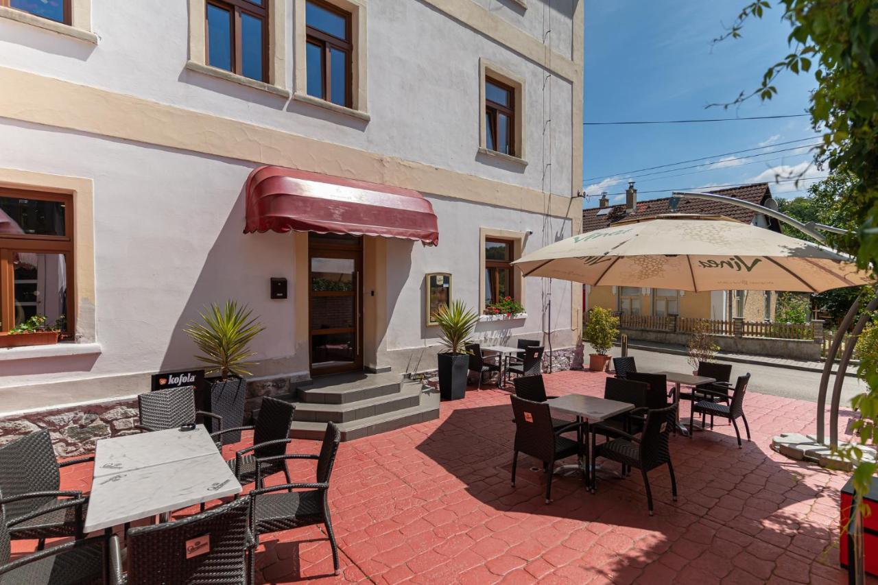 Uniqhotel Чески-Штернберк Экстерьер фото