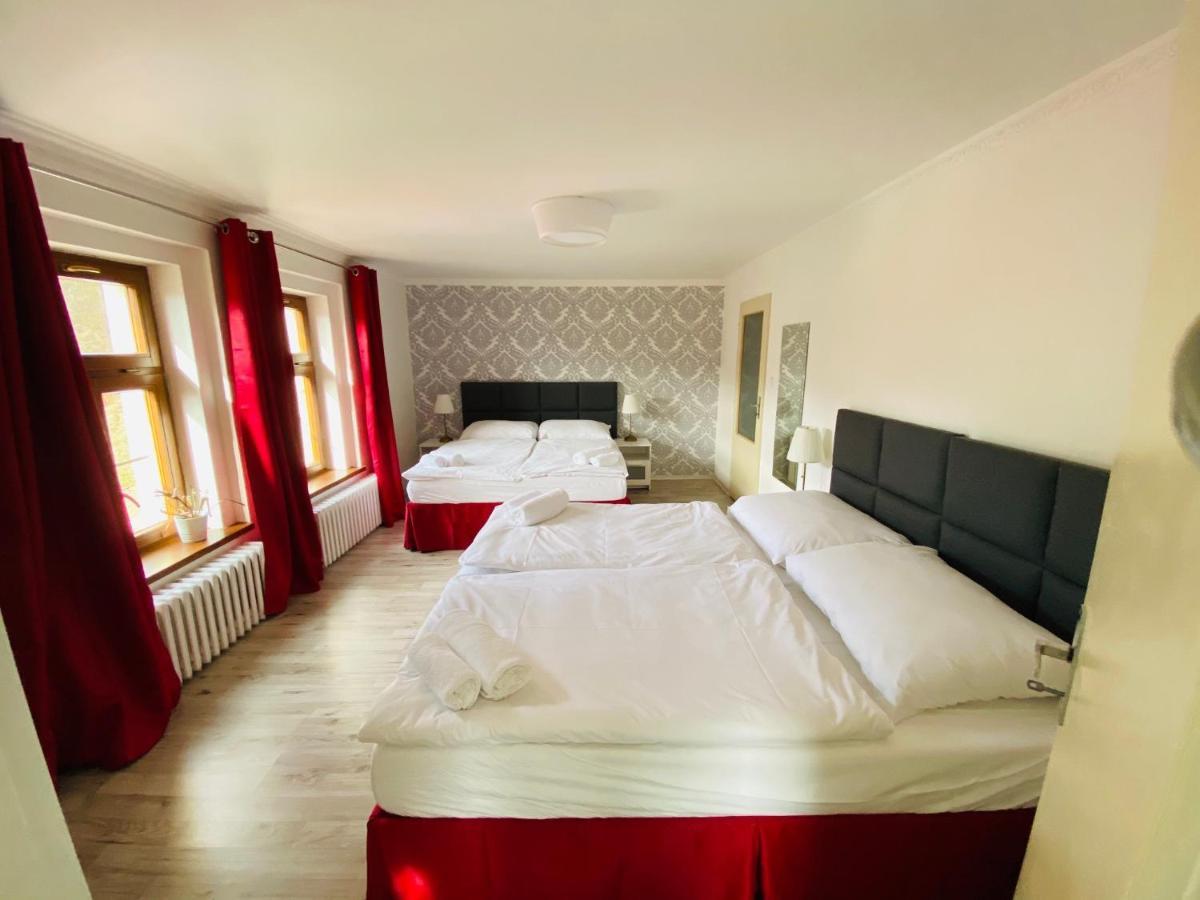 Uniqhotel Чески-Штернберк Экстерьер фото